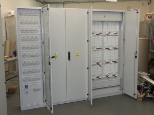 Zählerschrank als Anreihschrank mit APZ-Verteiler und Sammelschienensystem